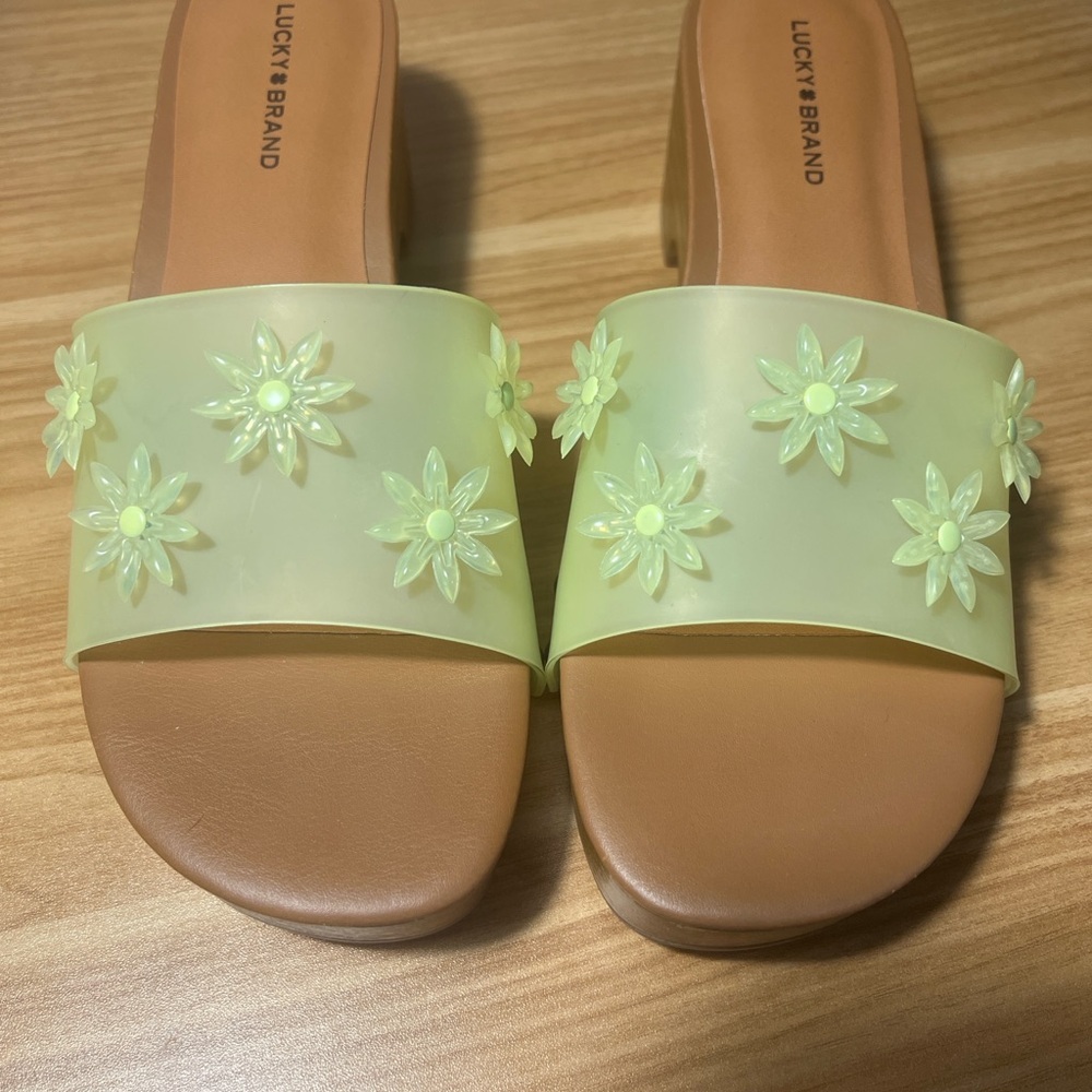 Lucky Brand Fallyn Studded Jelly Slide Sandals